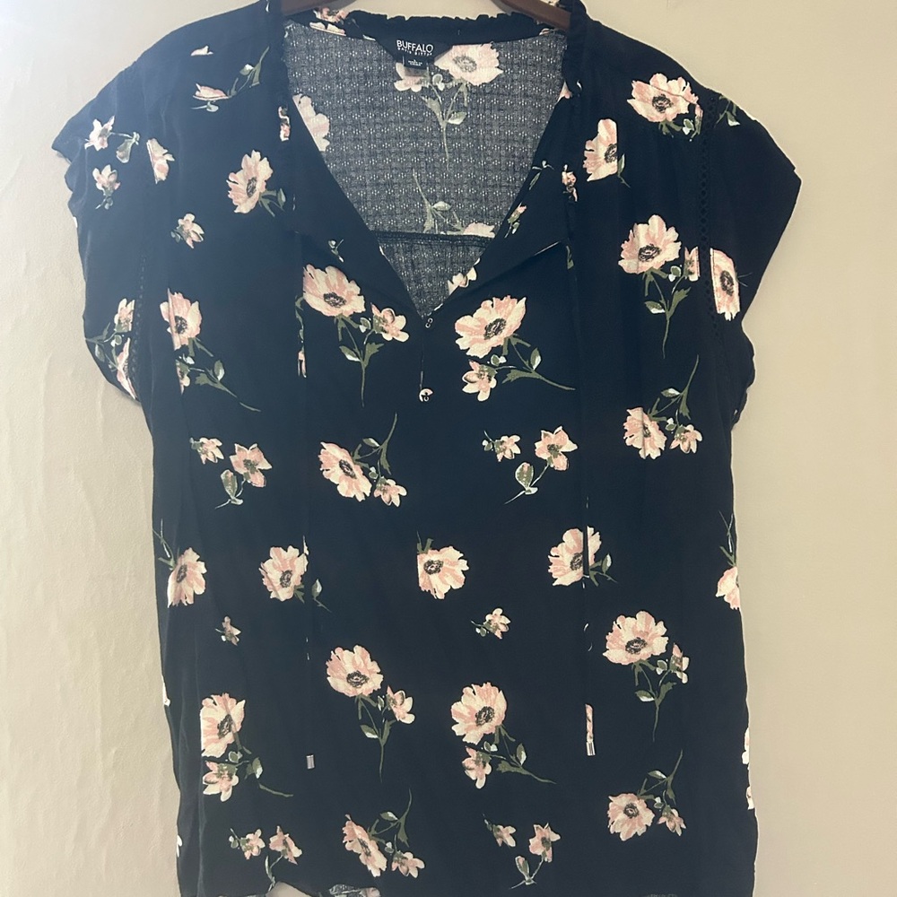 Buffalo David Bitton Black Floral Blouse